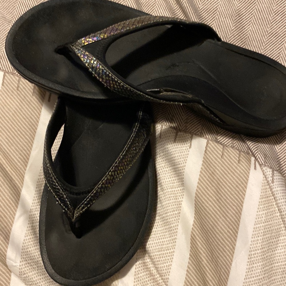 Abeo flip flops, size 8